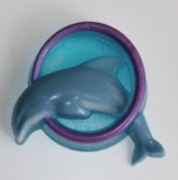 Дельфин в обруче